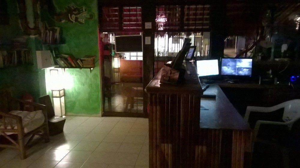 Mayan Hostel Канкун Экстерьер фото